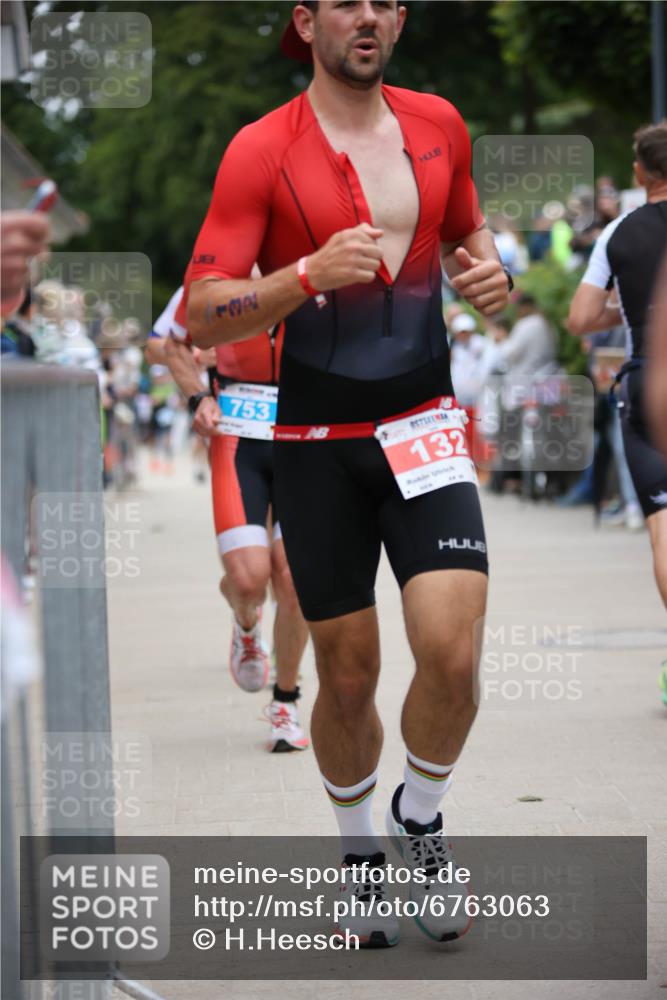 04.08.2024 - OstseeMan H.Heesch http://msf.ph/oto/6763063 04.08.2024 13:56:33 Laufen 5, 132, 170, 284, 326, 507, 530, 550, 576, 625, 692, 725, 753, 907, 938, 1188, 1242 meine-sportfotos.de