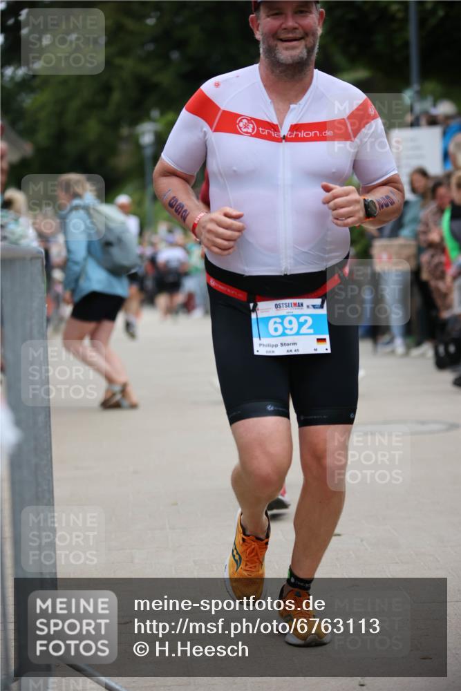 04.08.2024 - OstseeMan H.Heesch http://msf.ph/oto/6763113 04.08.2024 13:56:38 Laufen 5, 132, 170, 253, 284, 326, 497, 507, 530, 550, 564, 576, 625, 692, 725, 753, 900, 907, 938, 1188 meine-sportfotos.de