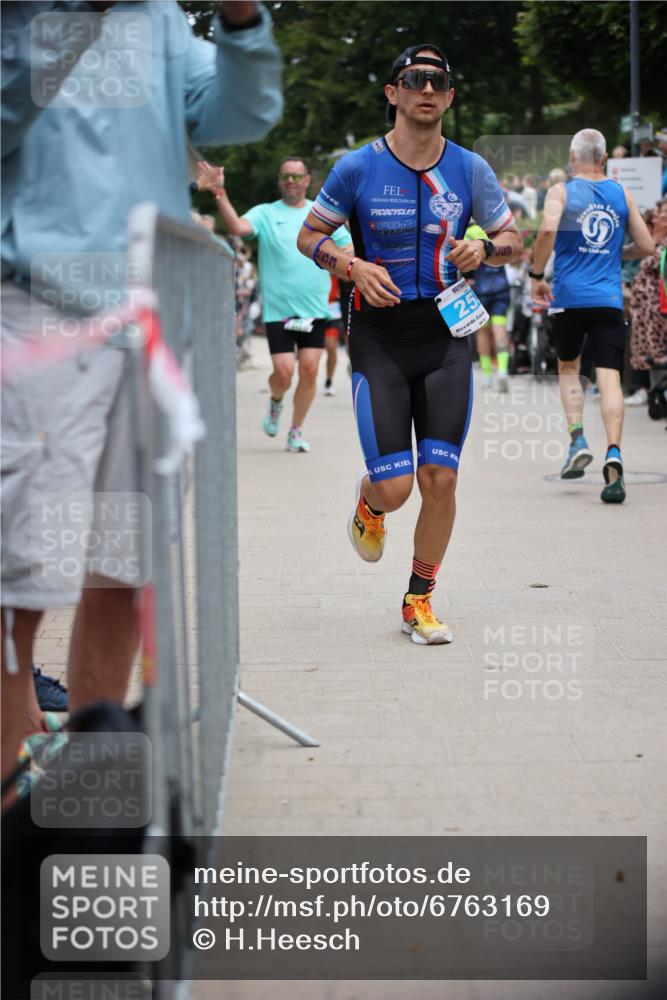 04.08.2024 - OstseeMan H.Heesch http://msf.ph/oto/6763169 04.08.2024 13:56:52 Laufen 135, 161, 253, 425, 446, 497, 530, 564, 576, 633, 660, 663, 749, 771, 786, 794, 840, 900, 1262, 1296 meine-sportfotos.de