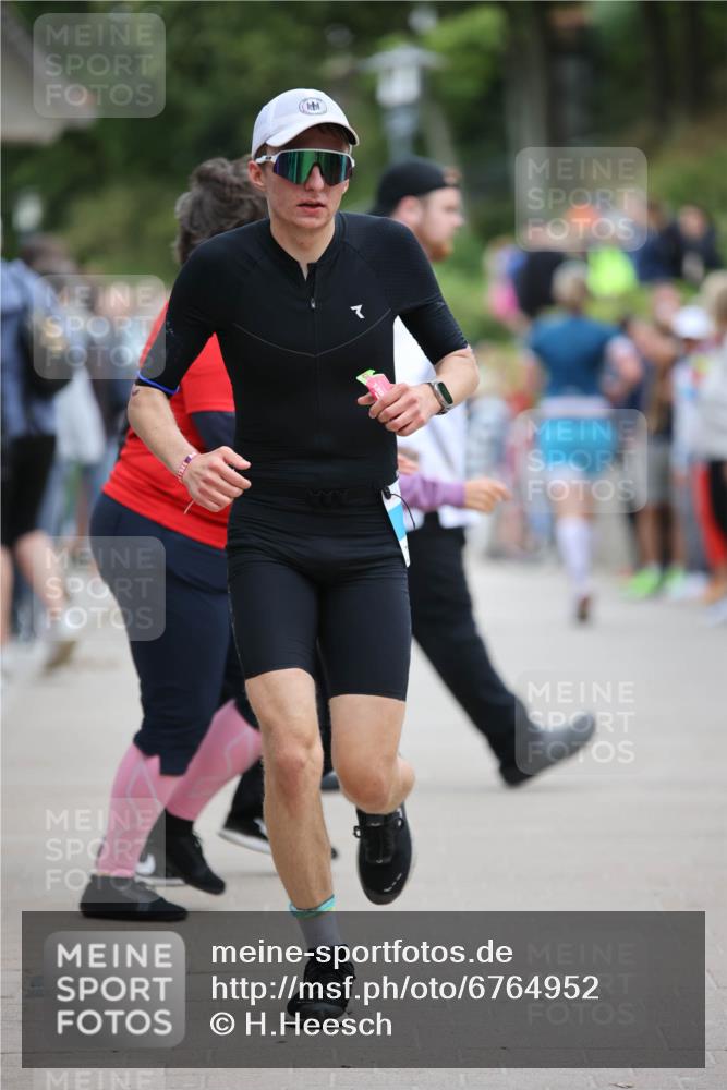 04.08.2024 - OstseeMan H.Heesch http://msf.ph/oto/6764952 04.08.2024 14:28:35 Laufen 13, 316, 352, 465, 633, 640, 804, 862, 954, 987, 1115, 1133 meine-sportfotos.de