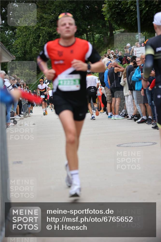 04.08.2024 - OstseeMan H.Heesch http://msf.ph/oto/6765652 04.08.2024 14:18:02 Laufen 145, 184, 464, 477, 566, 640, 806, 981, 987, 1147, 1176, 1222, 1257, 1282 meine-sportfotos.de