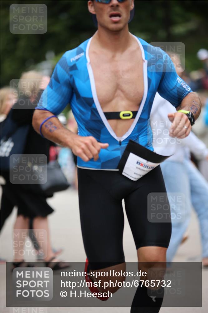 04.08.2024 - OstseeMan H.Heesch http://msf.ph/oto/6765732 04.08.2024 14:18:35 Laufen 90, 108, 134, 141, 732, 740, 868, 917, 1107, 1166, 1197, 1252 meine-sportfotos.de