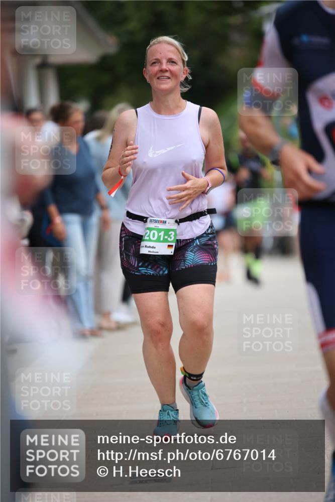 04.08.2024 - OstseeMan H.Heesch http://msf.ph/oto/6767014 04.08.2024 14:42:38 Laufen 115, 198, 383, 551, 556, 692, 739, 755, 876, 941, 1196, 1201, 1289, 1299 meine-sportfotos.de