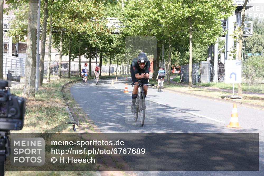 11.08.2024 - GEWOBA Citytriathlon Bremen H.Heesch http://msf.ph/oto/6767689 11.08.2024 10:18:53 Radfahren 1, 8, 82, 85 meine-sportfotos.de