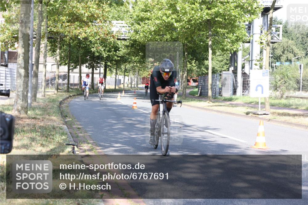 11.08.2024 - GEWOBA Citytriathlon Bremen H.Heesch http://msf.ph/oto/6767691 11.08.2024 10:18:53 Radfahren 1, 8, 82, 85 meine-sportfotos.de