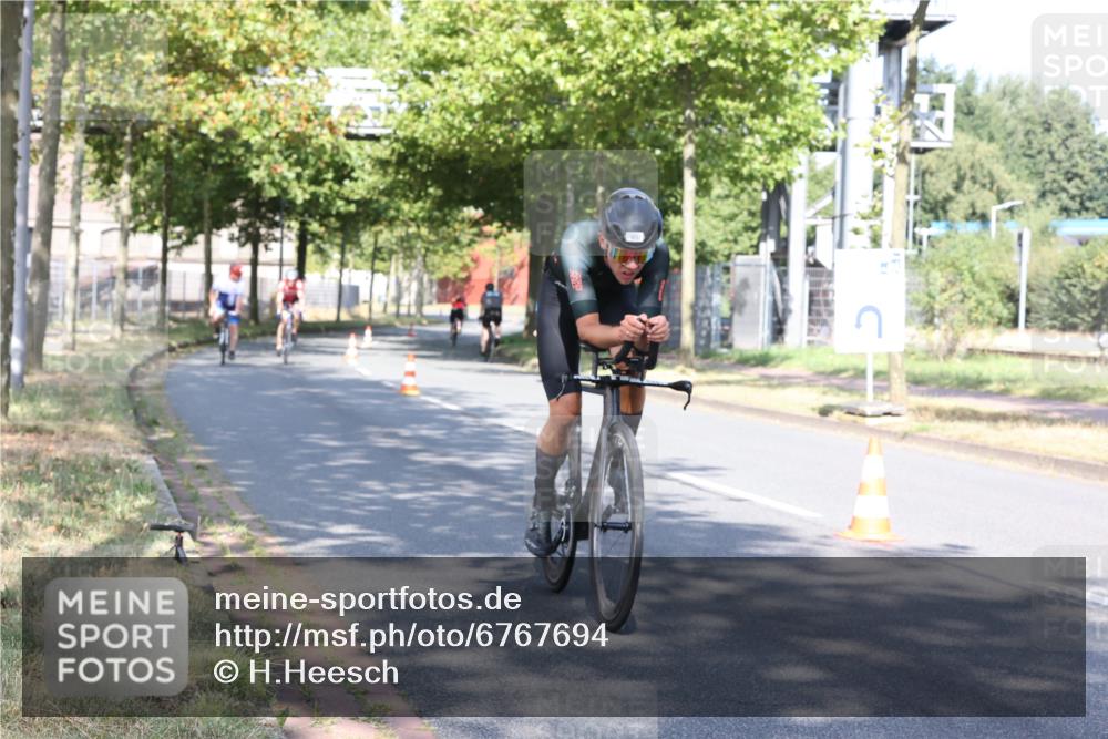 11.08.2024 - GEWOBA Citytriathlon Bremen H.Heesch http://msf.ph/oto/6767694 11.08.2024 10:18:53 Radfahren 1, 8, 82, 85 meine-sportfotos.de