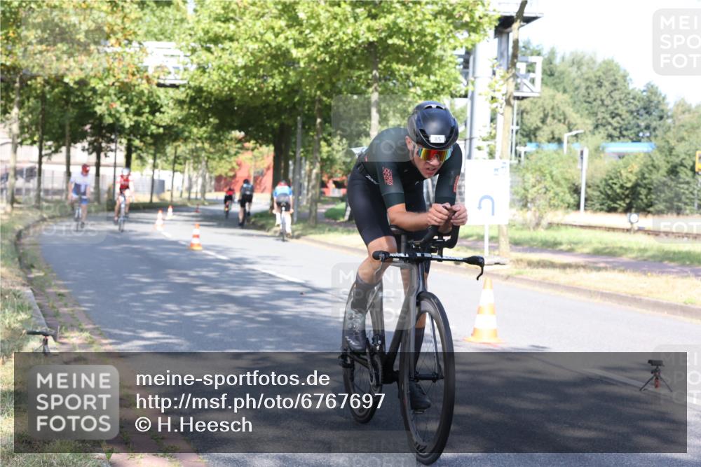 11.08.2024 - GEWOBA Citytriathlon Bremen H.Heesch http://msf.ph/oto/6767697 11.08.2024 10:18:53 Radfahren 1, 8, 82, 85 meine-sportfotos.de