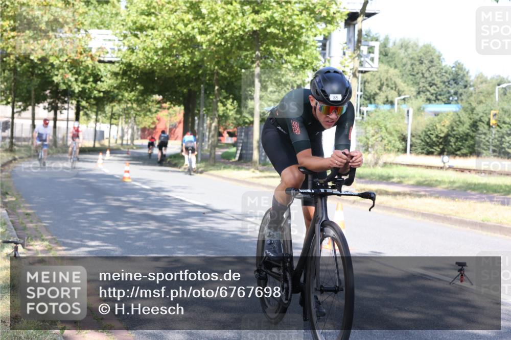 11.08.2024 - GEWOBA Citytriathlon Bremen H.Heesch http://msf.ph/oto/6767698 11.08.2024 10:18:53 Radfahren 1, 8, 82, 85 meine-sportfotos.de