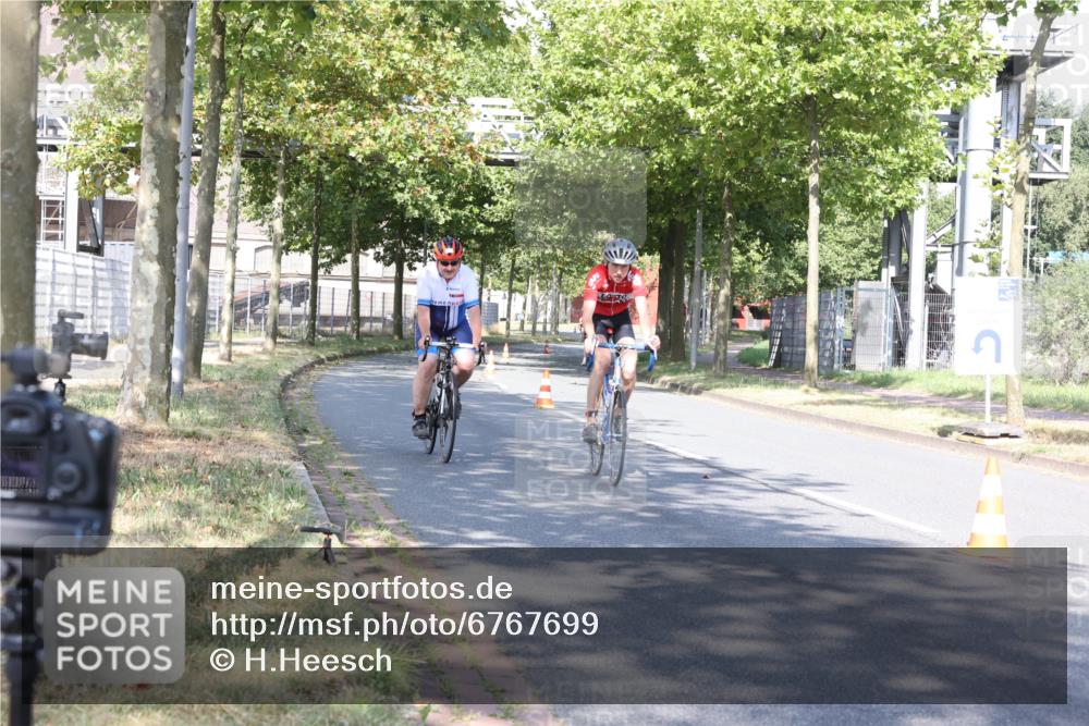 11.08.2024 - GEWOBA Citytriathlon Bremen H.Heesch http://msf.ph/oto/6767699 11.08.2024 10:18:55 Radfahren 1, 8, 82, 85, 96 meine-sportfotos.de