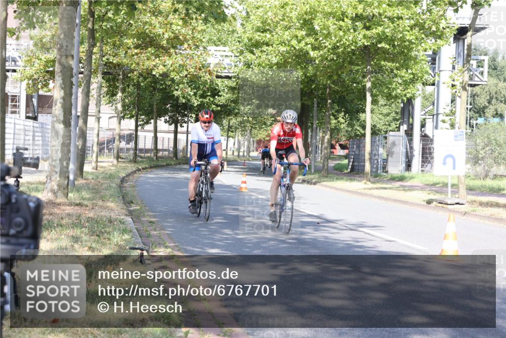 11.08.2024 - GEWOBA Citytriathlon Bremen H.Heesch http://msf.ph/oto/6767701 11.08.2024 10:18:55 Radfahren 1, 8, 82, 85, 96 meine-sportfotos.de