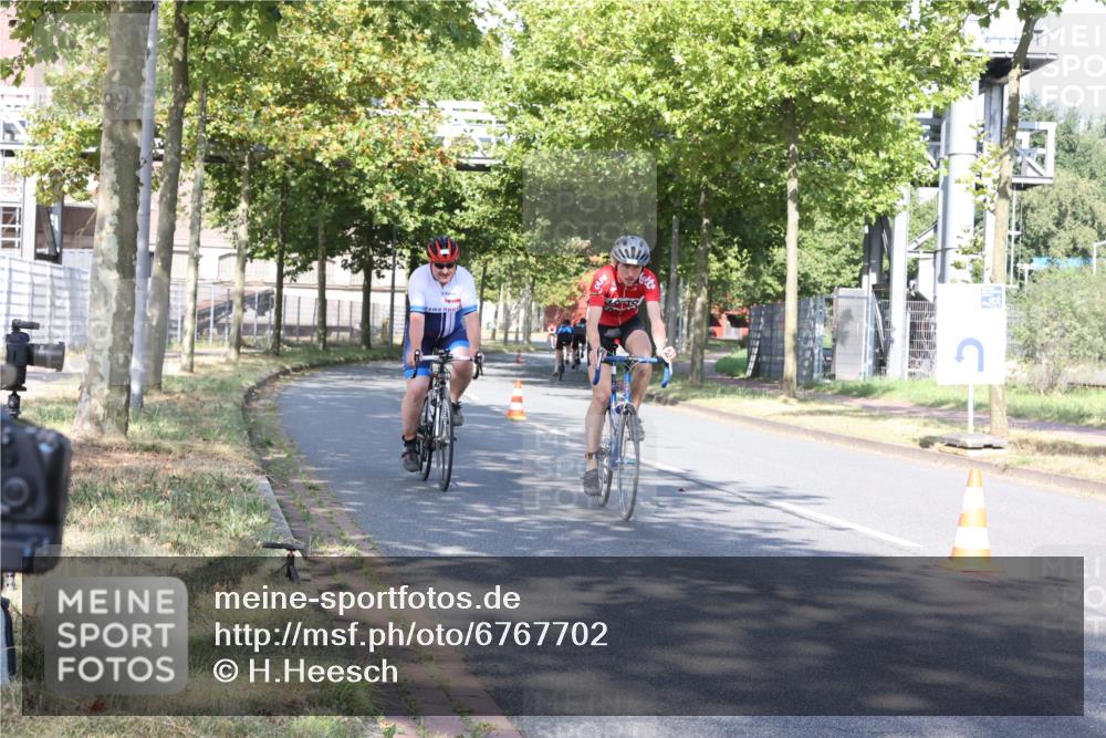 11.08.2024 - GEWOBA Citytriathlon Bremen H.Heesch http://msf.ph/oto/6767702 11.08.2024 10:18:55 Radfahren 1, 8, 82, 85, 96 meine-sportfotos.de