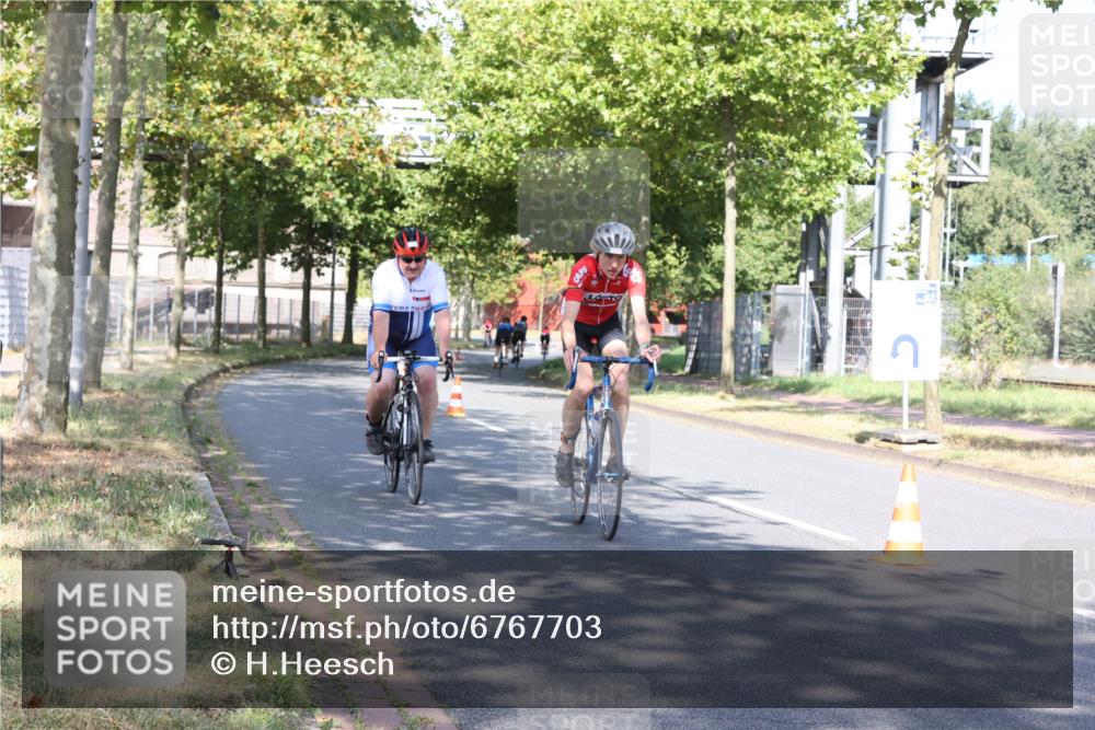 11.08.2024 - GEWOBA Citytriathlon Bremen H.Heesch http://msf.ph/oto/6767703 11.08.2024 10:18:56 Radfahren 1, 8, 82, 85, 96 meine-sportfotos.de