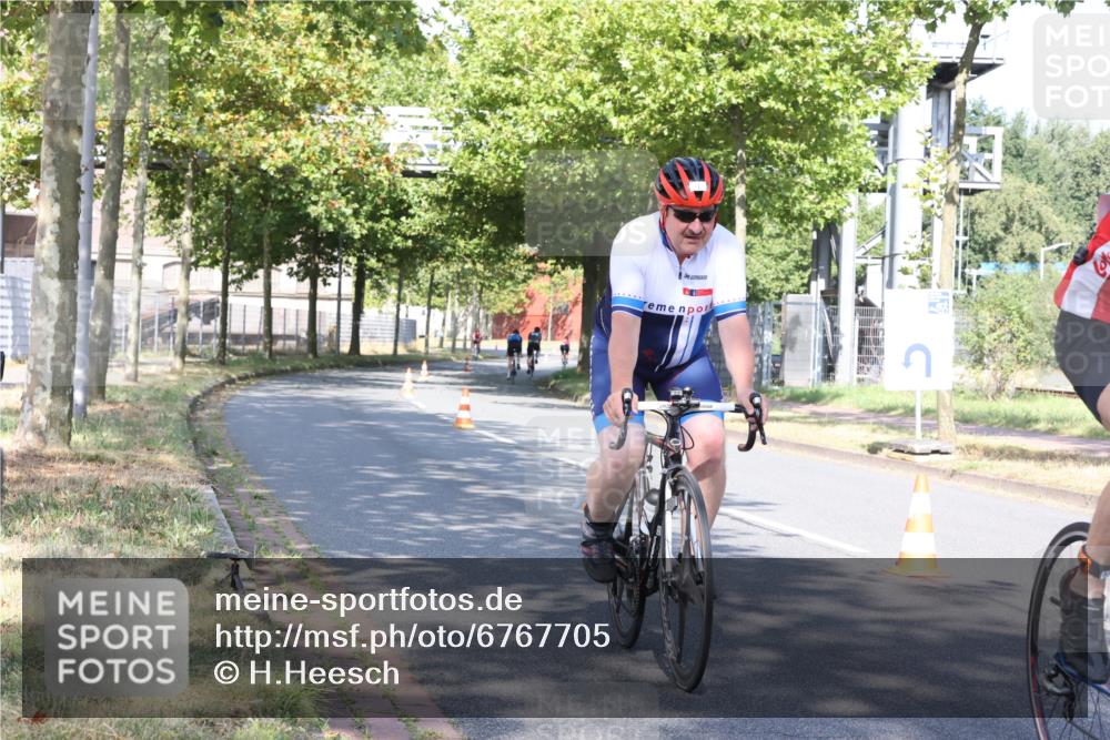 11.08.2024 - GEWOBA Citytriathlon Bremen H.Heesch http://msf.ph/oto/6767705 11.08.2024 10:18:56 Radfahren 1, 8, 82, 85, 96 meine-sportfotos.de