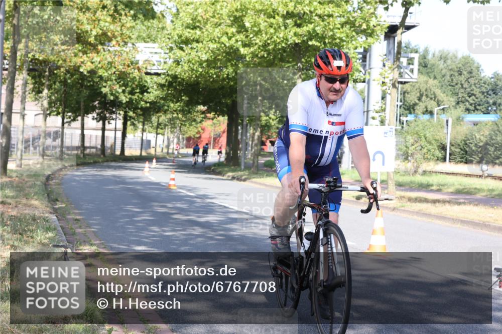 11.08.2024 - GEWOBA Citytriathlon Bremen H.Heesch http://msf.ph/oto/6767708 11.08.2024 10:18:56 Radfahren 1, 8, 82, 85, 96 meine-sportfotos.de