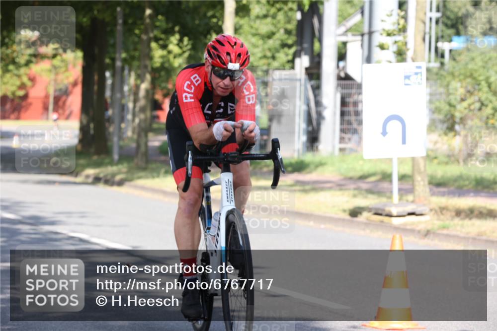 11.08.2024 - GEWOBA Citytriathlon Bremen H.Heesch http://msf.ph/oto/6767717 11.08.2024 10:19:05 Radfahren 1, 82, 85, 96 meine-sportfotos.de