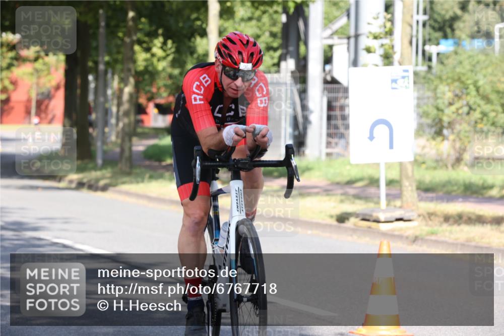 11.08.2024 - GEWOBA Citytriathlon Bremen H.Heesch http://msf.ph/oto/6767718 11.08.2024 10:19:05 Radfahren 1, 82, 85, 96 meine-sportfotos.de