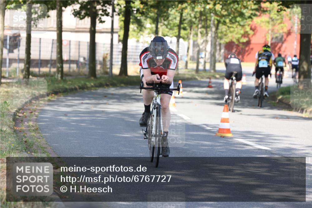 11.08.2024 - GEWOBA Citytriathlon Bremen H.Heesch http://msf.ph/oto/6767727 11.08.2024 10:20:29 Radfahren 16 meine-sportfotos.de