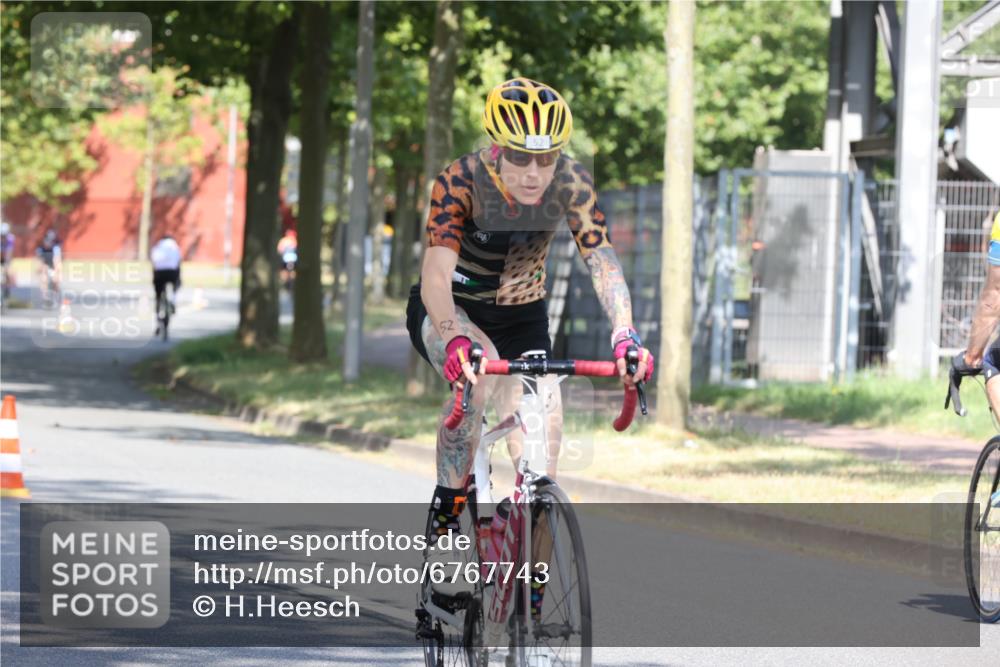 11.08.2024 - GEWOBA Citytriathlon Bremen H.Heesch http://msf.ph/oto/6767743 11.08.2024 10:20:49 Radfahren 4, 7, 11, 20, 45, 52, 87, 92 meine-sportfotos.de