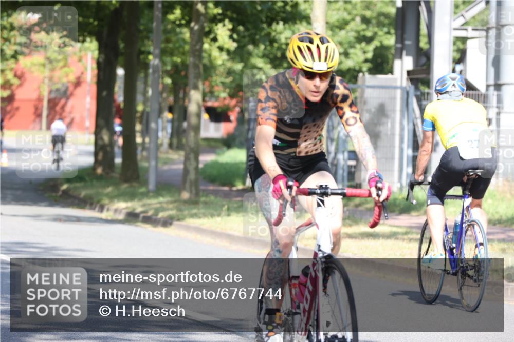 11.08.2024 - GEWOBA Citytriathlon Bremen H.Heesch http://msf.ph/oto/6767744 11.08.2024 10:20:49 Radfahren 4, 7, 11, 20, 45, 52, 87, 92 meine-sportfotos.de