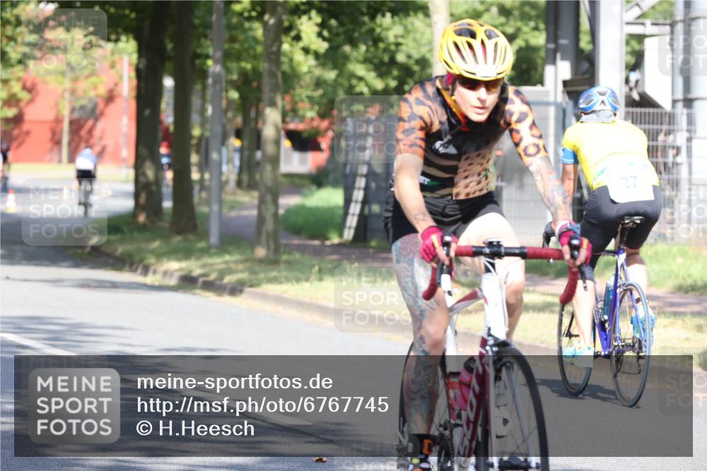 11.08.2024 - GEWOBA Citytriathlon Bremen H.Heesch http://msf.ph/oto/6767745 11.08.2024 10:20:49 Radfahren 4, 7, 11, 20, 45, 52, 87, 92 meine-sportfotos.de