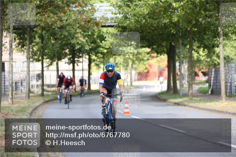 11.08.2024 - GEWOBA Citytriathlon Bremen H.Heesch http://msf.ph/oto/6767780 11.08.2024 10:38:29 Radfahren 3, 4, 11, 29, 43, 58, 95 meine-sportfotos.de