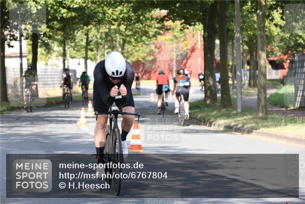 11.08.2024 - GEWOBA Citytriathlon Bremen H.Heesch http://msf.ph/oto/6767804 11.08.2024 10:21:09 Radfahren 4, 9, 11, 30, 31, 58, 71, 75, 87, 92 meine-sportfotos.de