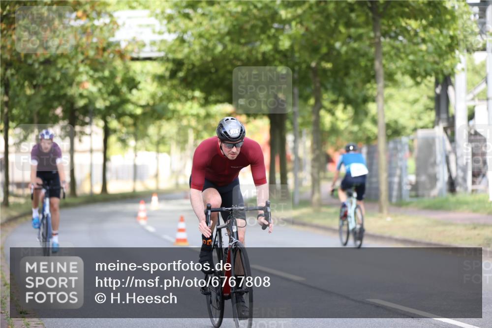 11.08.2024 - GEWOBA Citytriathlon Bremen H.Heesch http://msf.ph/oto/6767808 11.08.2024 10:38:31 Radfahren 4, 11, 29, 43, 58, 95 meine-sportfotos.de