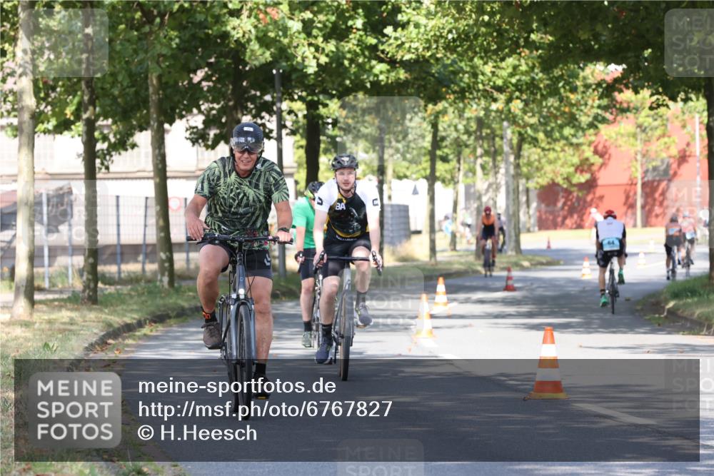 11.08.2024 - GEWOBA Citytriathlon Bremen H.Heesch http://msf.ph/oto/6767827 11.08.2024 10:21:14 Radfahren 4, 9, 30, 31, 58, 71, 75, 99 meine-sportfotos.de