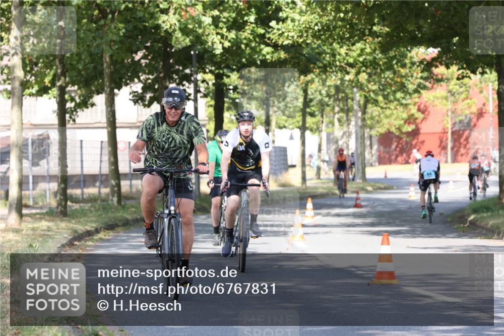 11.08.2024 - GEWOBA Citytriathlon Bremen H.Heesch http://msf.ph/oto/6767831 11.08.2024 10:21:14 Radfahren 4, 9, 30, 31, 58, 71, 75, 99 meine-sportfotos.de