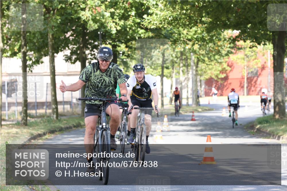 11.08.2024 - GEWOBA Citytriathlon Bremen H.Heesch http://msf.ph/oto/6767838 11.08.2024 10:21:15 Radfahren 9, 30, 31, 58, 71, 75, 99 meine-sportfotos.de