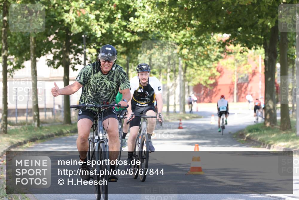 11.08.2024 - GEWOBA Citytriathlon Bremen H.Heesch http://msf.ph/oto/6767844 11.08.2024 10:21:15 Radfahren 9, 30, 31, 58, 71, 75, 99 meine-sportfotos.de