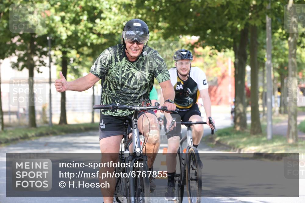 11.08.2024 - GEWOBA Citytriathlon Bremen H.Heesch http://msf.ph/oto/6767855 11.08.2024 10:21:16 Radfahren 9, 30, 31, 71, 75, 99 meine-sportfotos.de