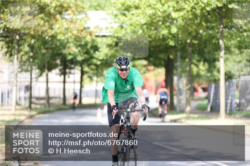 11.08.2024 - GEWOBA Citytriathlon Bremen H.Heesch http://msf.ph/oto/6767860 11.08.2024 10:38:52 Radfahren 31, 45, 91 meine-sportfotos.de
