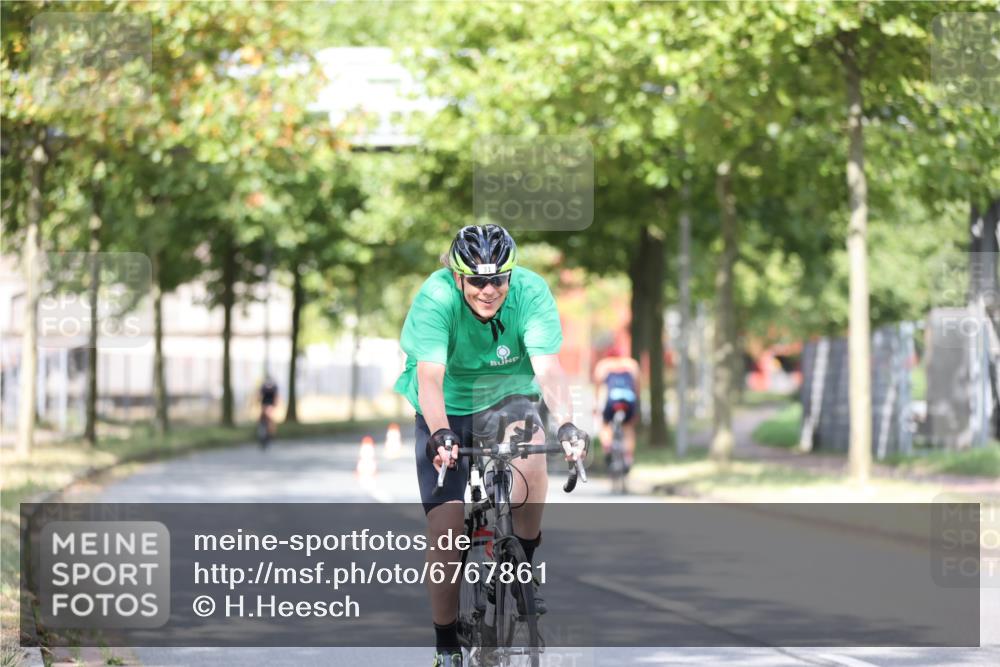 11.08.2024 - GEWOBA Citytriathlon Bremen H.Heesch http://msf.ph/oto/6767861 11.08.2024 10:38:52 Radfahren 31, 45, 91 meine-sportfotos.de