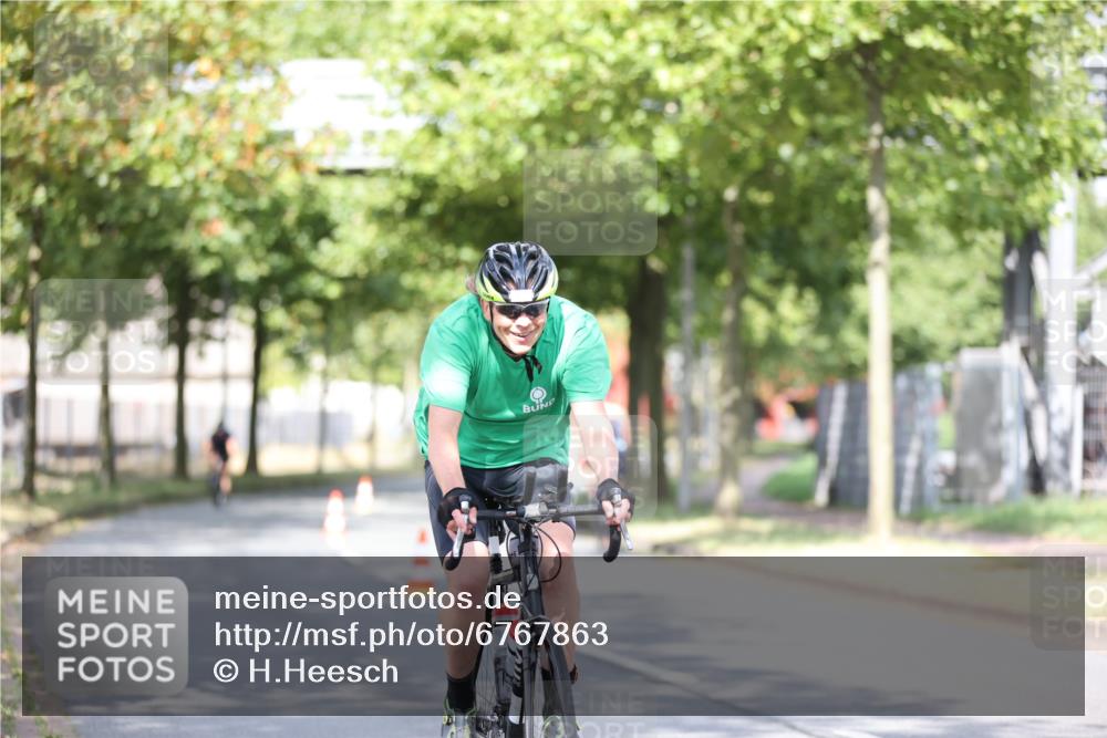 11.08.2024 - GEWOBA Citytriathlon Bremen H.Heesch http://msf.ph/oto/6767863 11.08.2024 10:38:52 Radfahren 31, 45, 91 meine-sportfotos.de