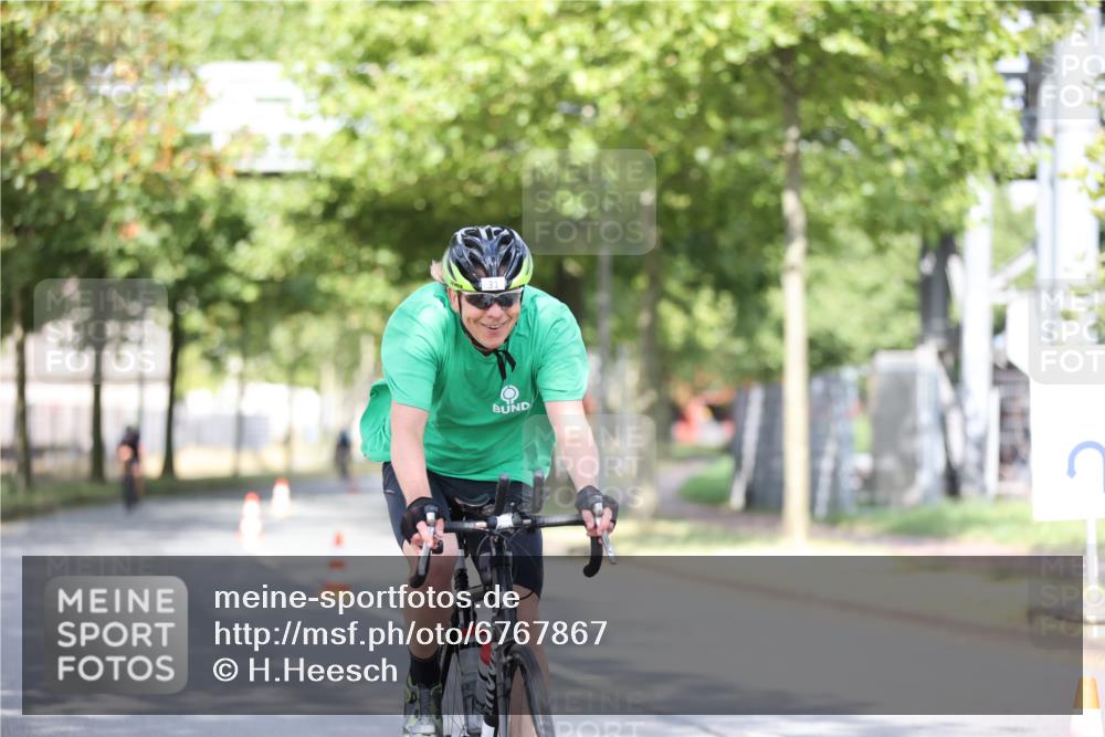 11.08.2024 - GEWOBA Citytriathlon Bremen H.Heesch http://msf.ph/oto/6767867 11.08.2024 10:38:52 Radfahren 31, 45, 91 meine-sportfotos.de