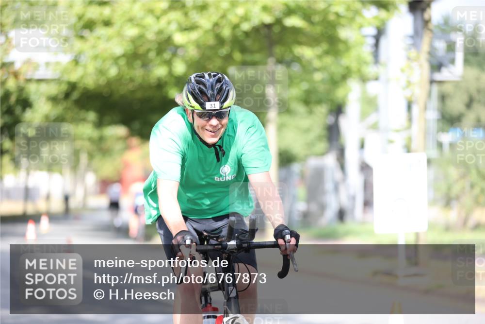 11.08.2024 - GEWOBA Citytriathlon Bremen H.Heesch http://msf.ph/oto/6767873 11.08.2024 10:38:52 Radfahren 31, 45, 91 meine-sportfotos.de