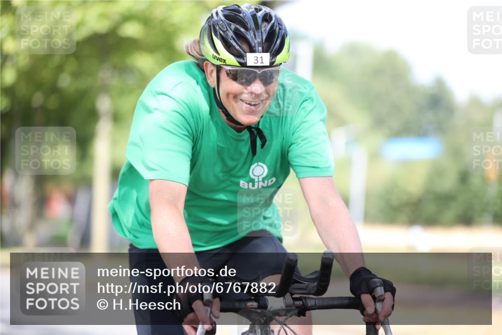 11.08.2024 - GEWOBA Citytriathlon Bremen H.Heesch http://msf.ph/oto/6767882 11.08.2024 10:38:53 Radfahren 31, 45, 91 meine-sportfotos.de
