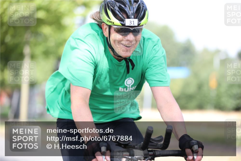11.08.2024 - GEWOBA Citytriathlon Bremen H.Heesch http://msf.ph/oto/6767884 11.08.2024 10:38:53 Radfahren 31, 45, 91 meine-sportfotos.de