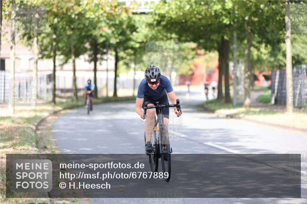 11.08.2024 - GEWOBA Citytriathlon Bremen H.Heesch http://msf.ph/oto/6767889 11.08.2024 10:38:57 Radfahren 31, 45, 91 meine-sportfotos.de