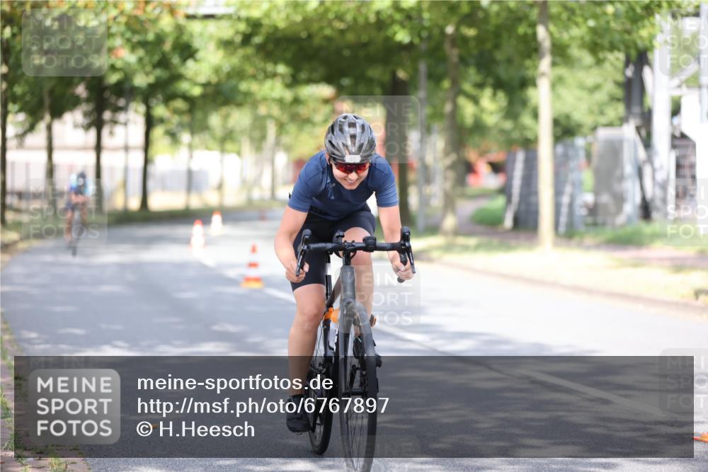 11.08.2024 - GEWOBA Citytriathlon Bremen H.Heesch http://msf.ph/oto/6767897 11.08.2024 10:38:58 Radfahren 20, 31, 45, 91 meine-sportfotos.de