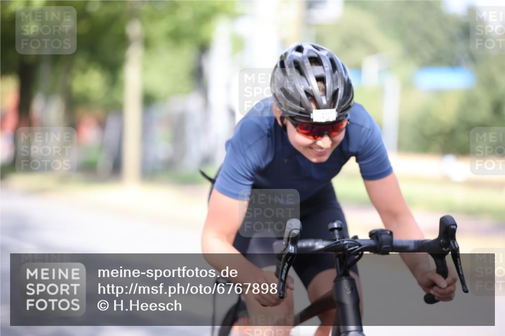 11.08.2024 - GEWOBA Citytriathlon Bremen H.Heesch http://msf.ph/oto/6767898 11.08.2024 10:38:58 Radfahren 20, 31, 45, 91 meine-sportfotos.de