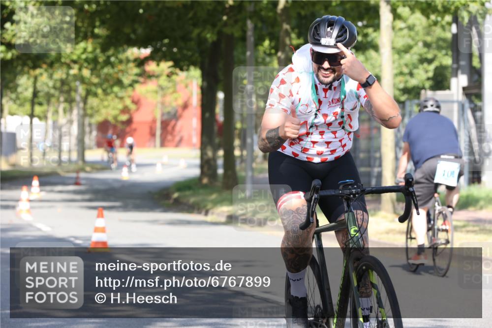 11.08.2024 - GEWOBA Citytriathlon Bremen H.Heesch http://msf.ph/oto/6767899 11.08.2024 10:21:31 Radfahren 27, 69, 77, 78, 99, 110 meine-sportfotos.de