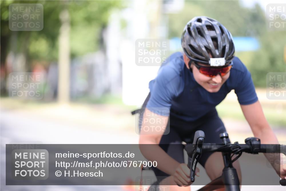11.08.2024 - GEWOBA Citytriathlon Bremen H.Heesch http://msf.ph/oto/6767900 11.08.2024 10:38:58 Radfahren 20, 31, 45, 91 meine-sportfotos.de