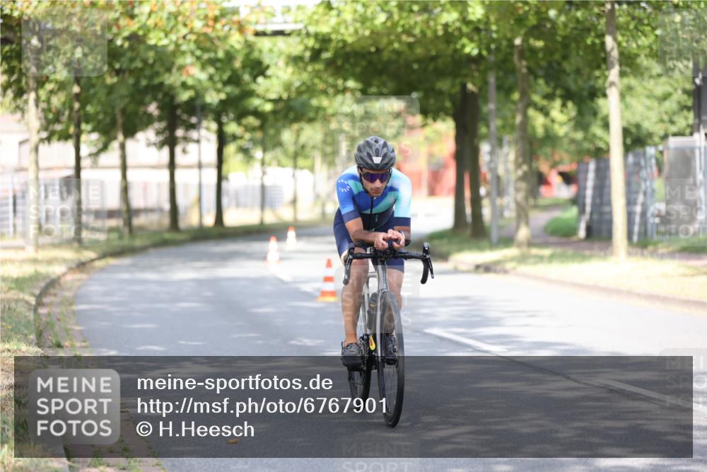 11.08.2024 - GEWOBA Citytriathlon Bremen H.Heesch http://msf.ph/oto/6767901 11.08.2024 10:39:00 Radfahren 20, 31, 45, 91 meine-sportfotos.de
