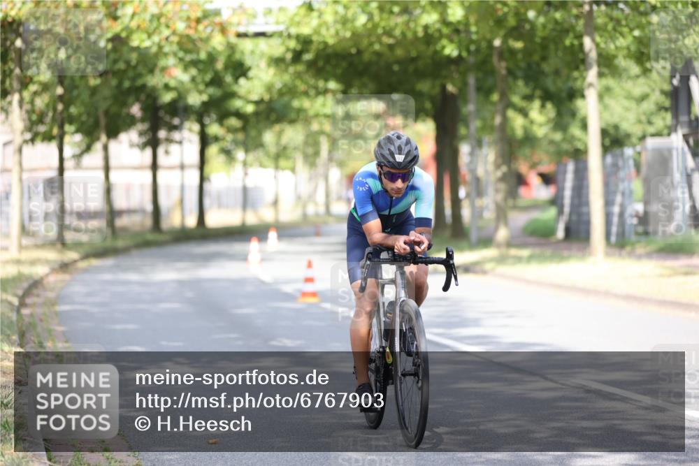 11.08.2024 - GEWOBA Citytriathlon Bremen H.Heesch http://msf.ph/oto/6767903 11.08.2024 10:39:00 Radfahren 20, 31, 45, 91 meine-sportfotos.de