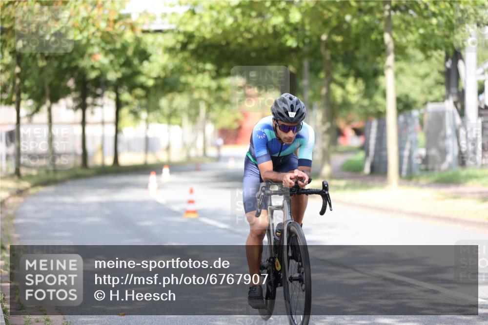 11.08.2024 - GEWOBA Citytriathlon Bremen H.Heesch http://msf.ph/oto/6767907 11.08.2024 10:39:00 Radfahren 20, 31, 45, 91 meine-sportfotos.de