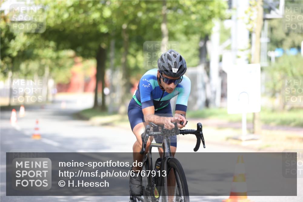 11.08.2024 - GEWOBA Citytriathlon Bremen H.Heesch http://msf.ph/oto/6767913 11.08.2024 10:39:01 Radfahren 20, 31, 45, 91 meine-sportfotos.de