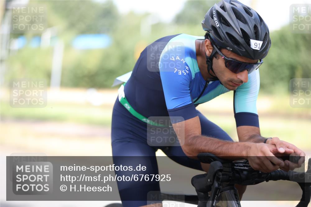 11.08.2024 - GEWOBA Citytriathlon Bremen H.Heesch http://msf.ph/oto/6767925 11.08.2024 10:39:01 Radfahren 20, 31, 45, 91 meine-sportfotos.de