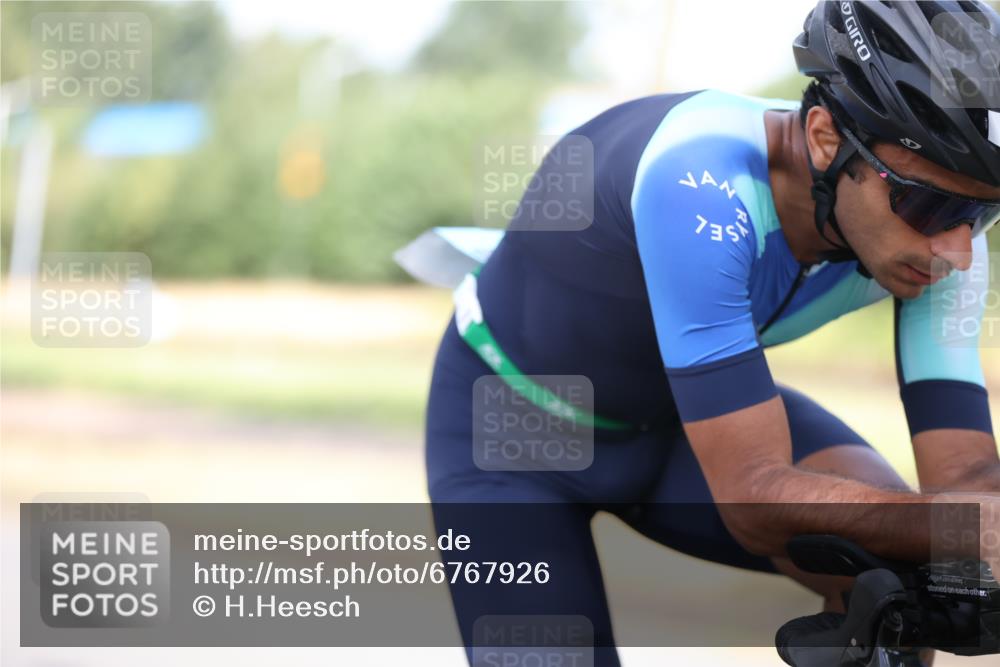 11.08.2024 - GEWOBA Citytriathlon Bremen H.Heesch http://msf.ph/oto/6767926 11.08.2024 10:39:01 Radfahren 20, 31, 45, 91 meine-sportfotos.de